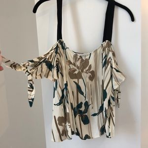 Tank top with off the shoulder ties